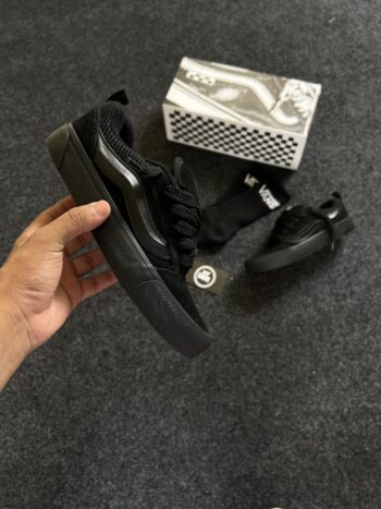 Knu pan all black