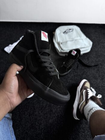 Sk8 Hi All Black