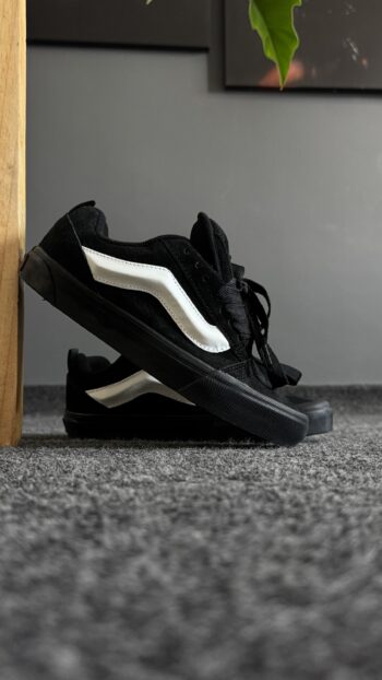 Knu vault black outt