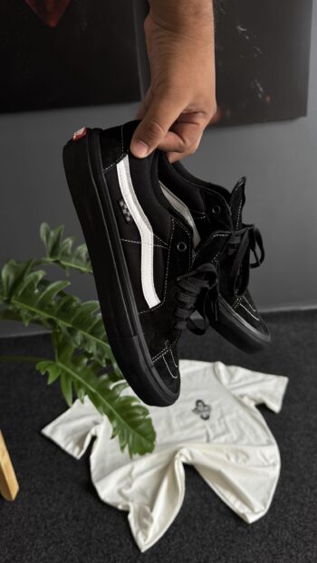 Sk8 low Black out Pro